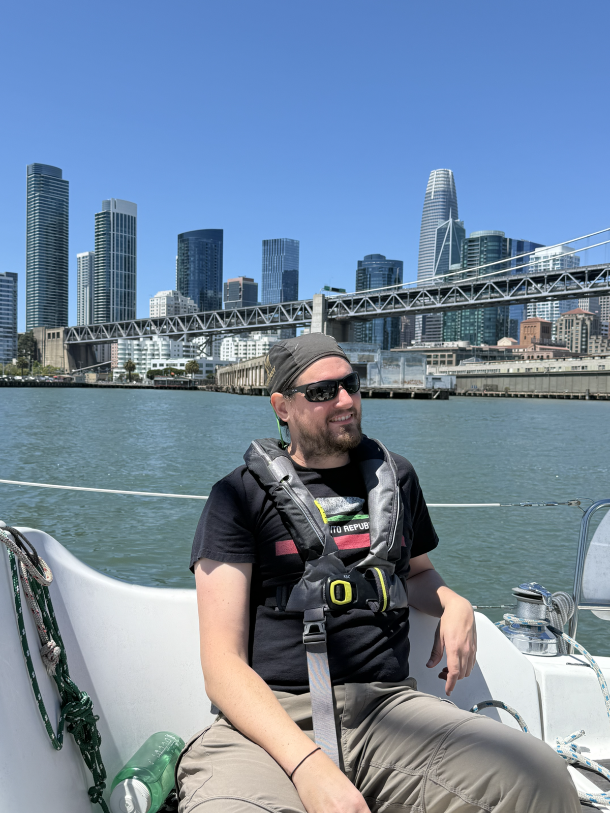 Ramblin guest with San Francisco skyline